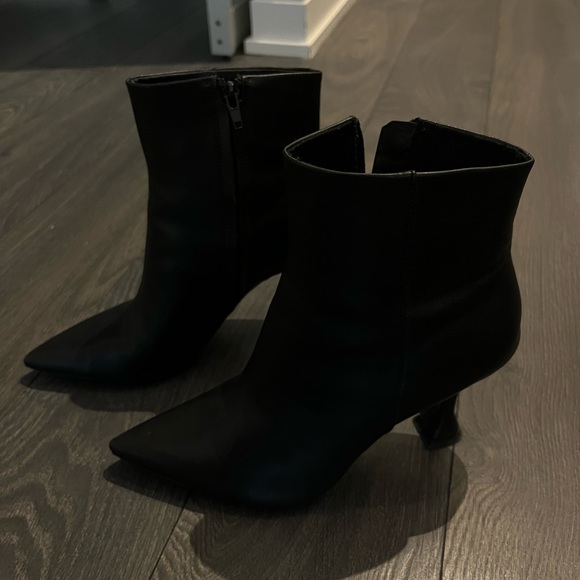 Open edit, faux, leather mini booths - Picture 3 of 7